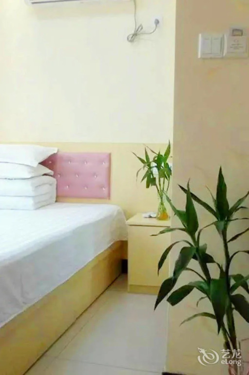 Jintaohong Taoyuan Hotel