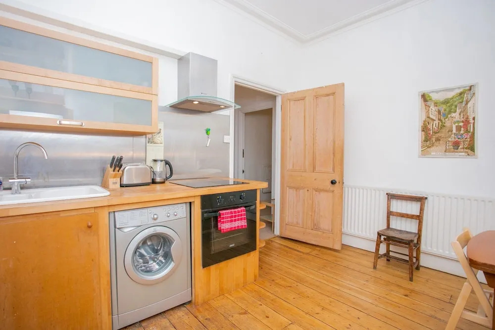 3 Bedroom Flat In Highbury