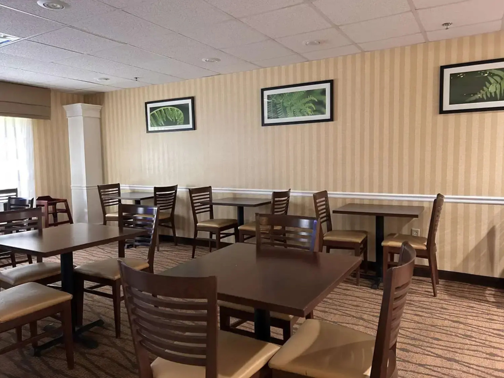 Sleep Inn & Suites Airport
