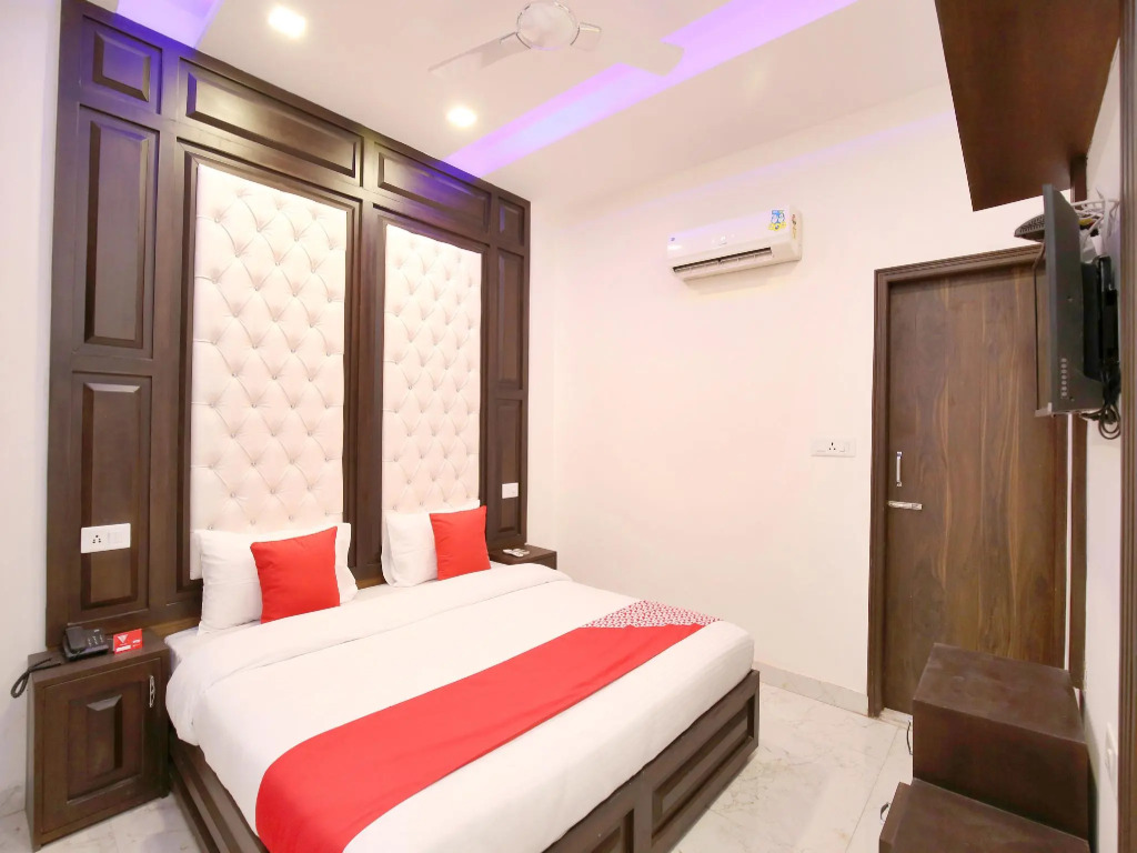 OYO 11034 JD Lodge
