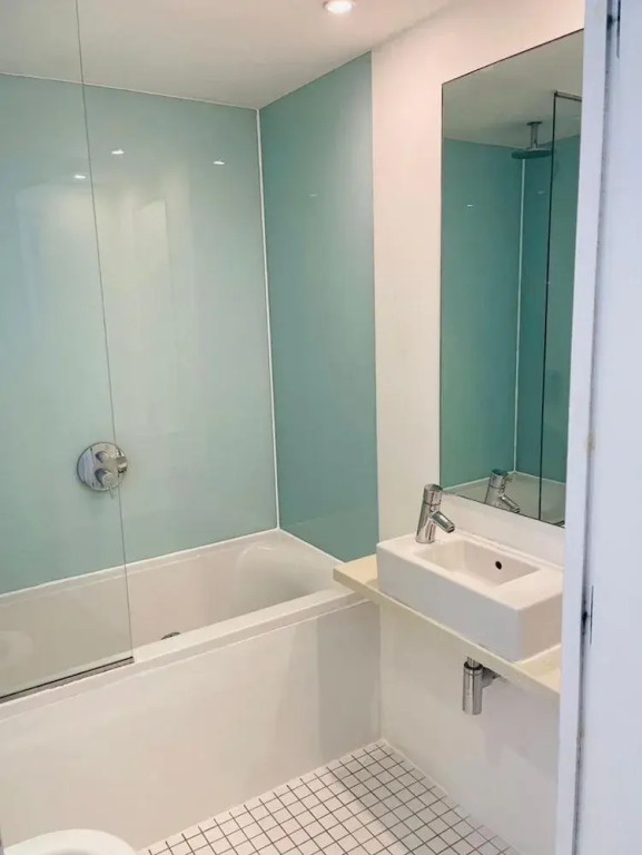 Salford Serenity Apartment Near Clippers Quay