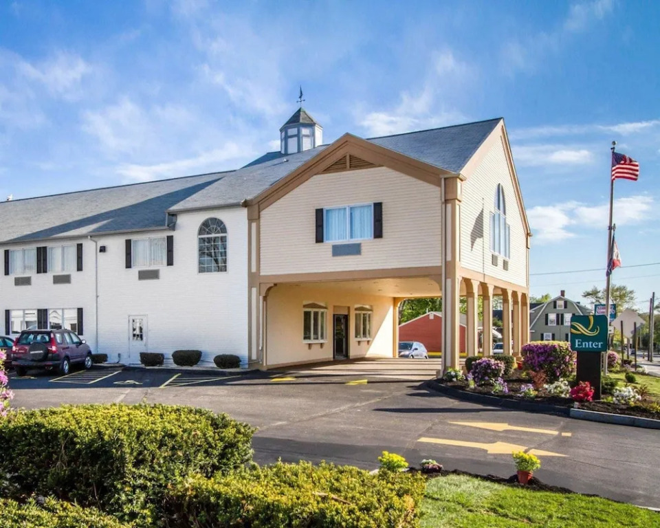Tuscany Manor Suites - Clothing Optional