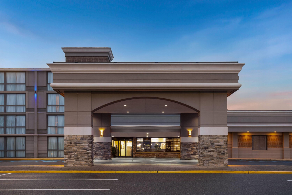 Days Hotel by Wyndham Toms River Jersey Shore