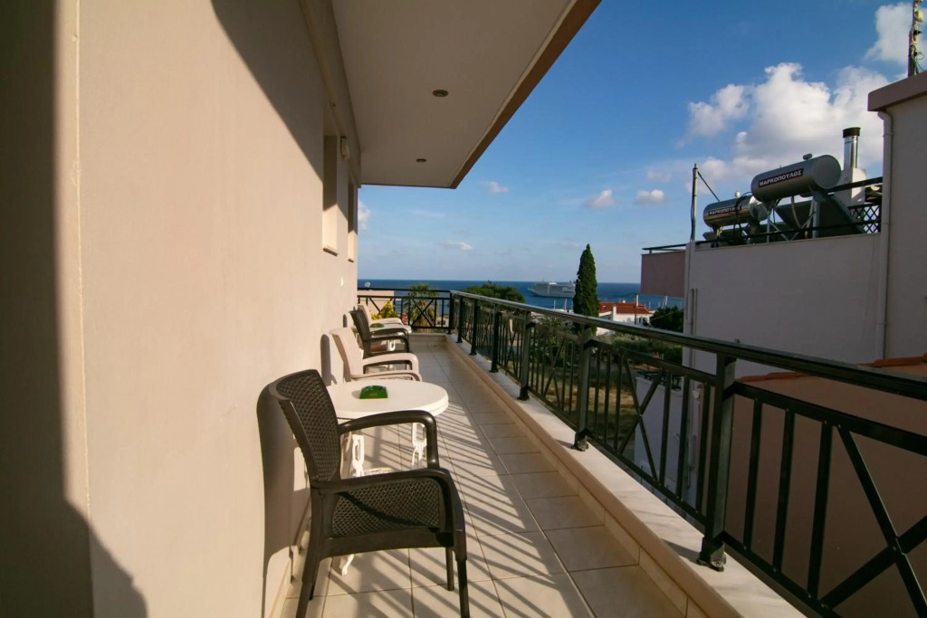 Malvasia Corner Studios - ex Romeos House