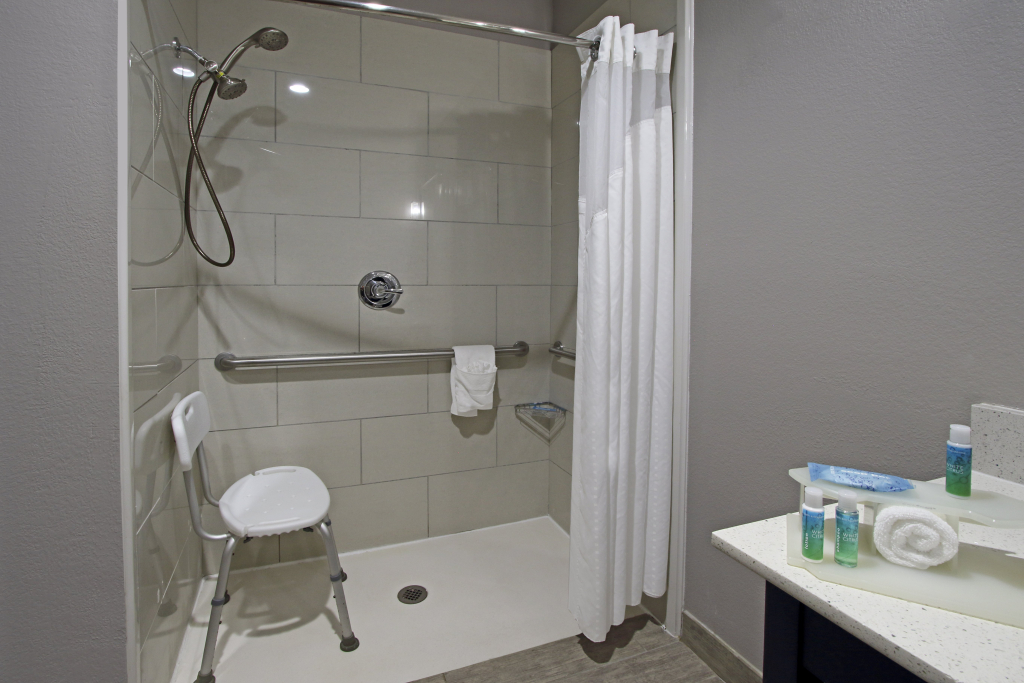 Holiday Inn Express and Suites Houston North - IAH Area by IHG