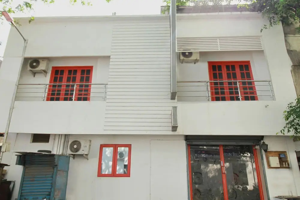 OYO Flagship 8645 Syeds Inn