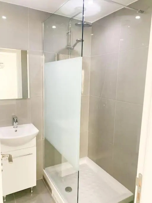 Spacious studio - short walk from Nissi beach!