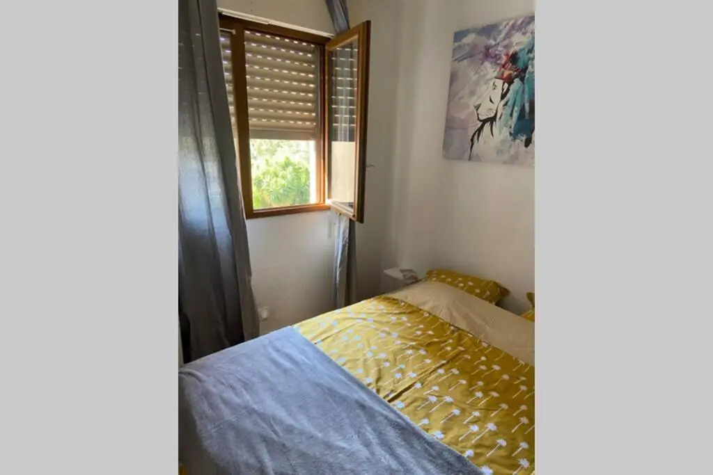 T2- 2adultes/2enfants centre-ville, proche plages