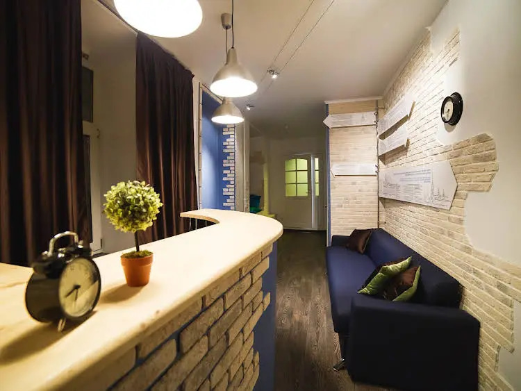 Art-Hostel Contrast