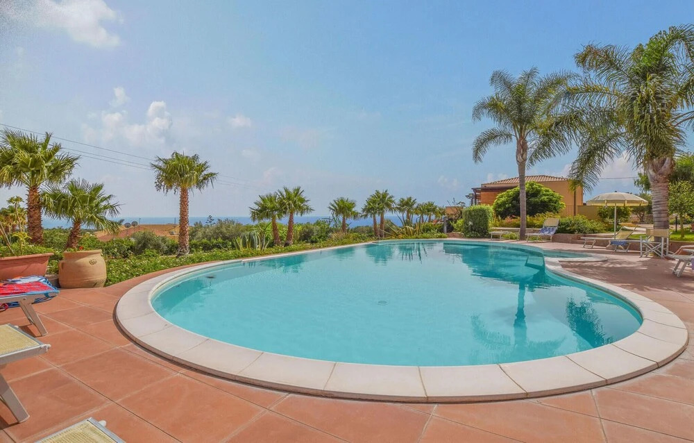 Amazing Home in Scicli With 2 Bedrooms, Wifi and Indoor Swimming Pool