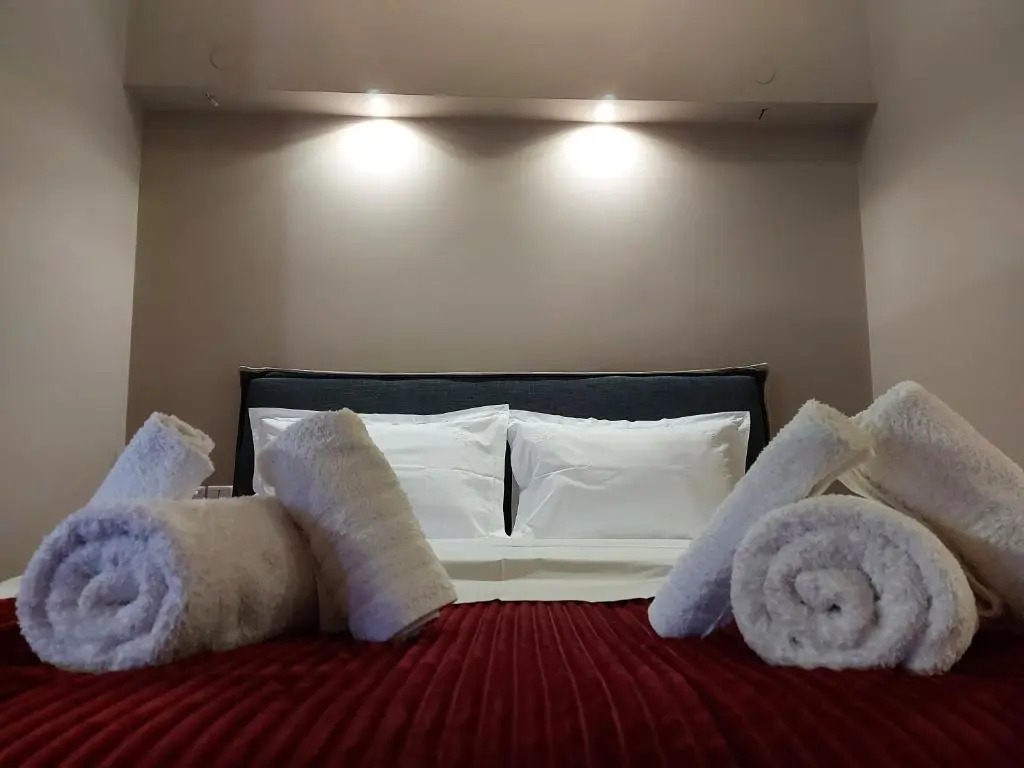 Veria Panorama Luxury Suite with Garden 2
