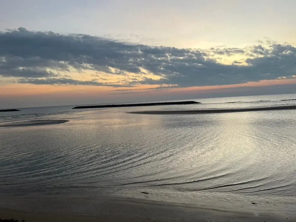 หาดช้างเผือกเจ้าสำราญ Chang Phueak Chao Samran Beach