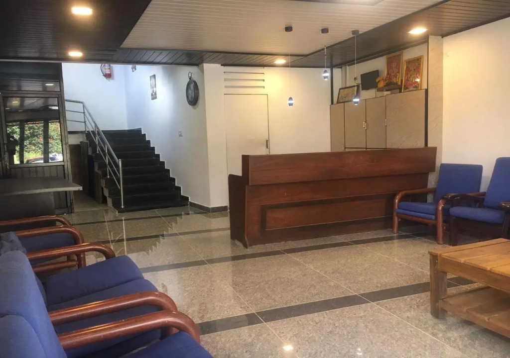Easternwoods Hotel Raj