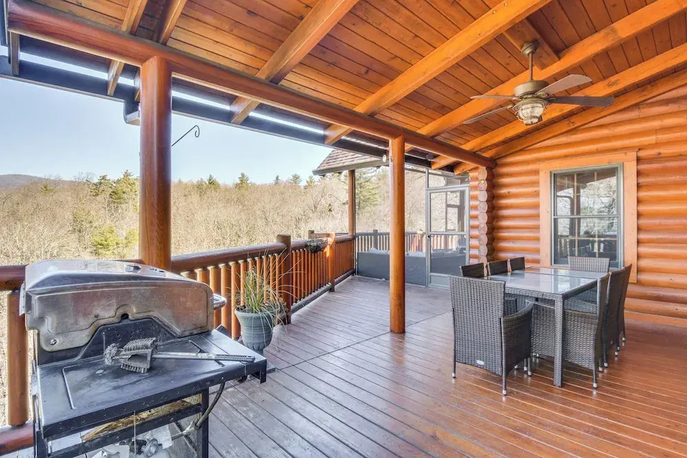 Wooded Cabin: Mtn Views, Hot Tub & 2 Decks!