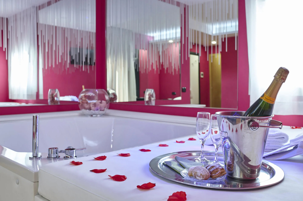 Sweet Central Hotel