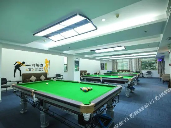 Meisong Xige Business Hotel (Shenzhen International Convention and Exhibition Center store)
