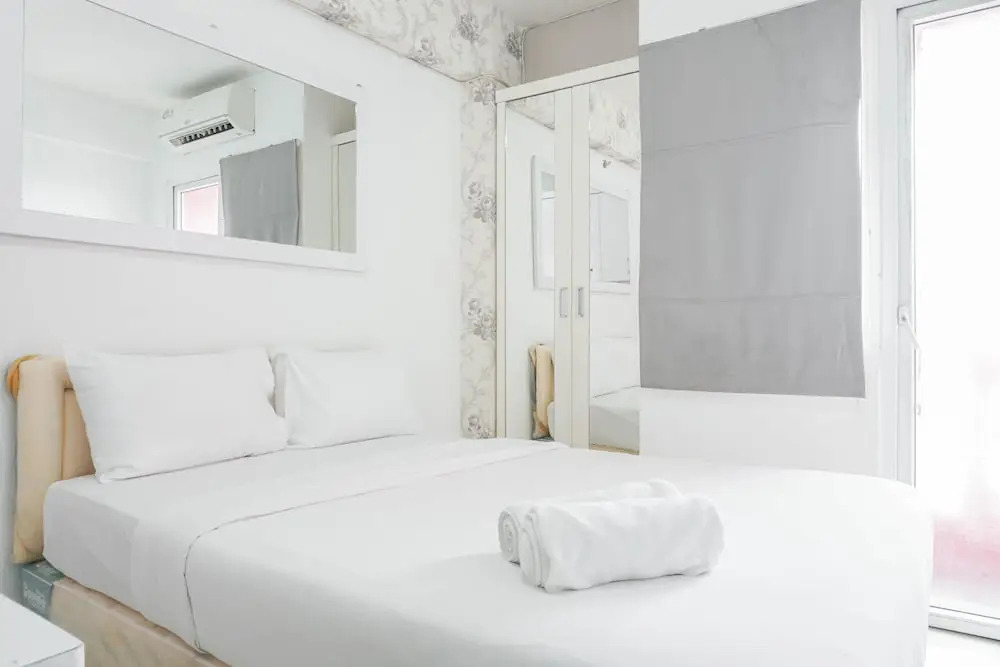 Homey And Comfortable Studio At Green Pramuka City Apartment