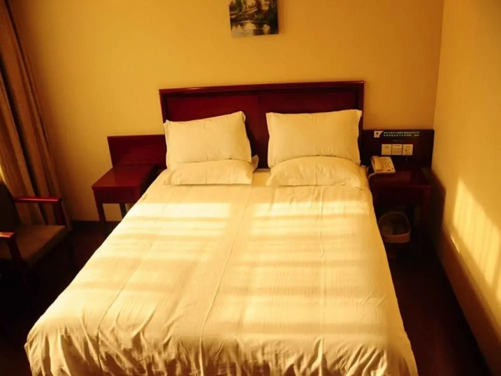 GreenTree Inn Anhui Fuyang Taihe South Xiyang Road Business Hotel