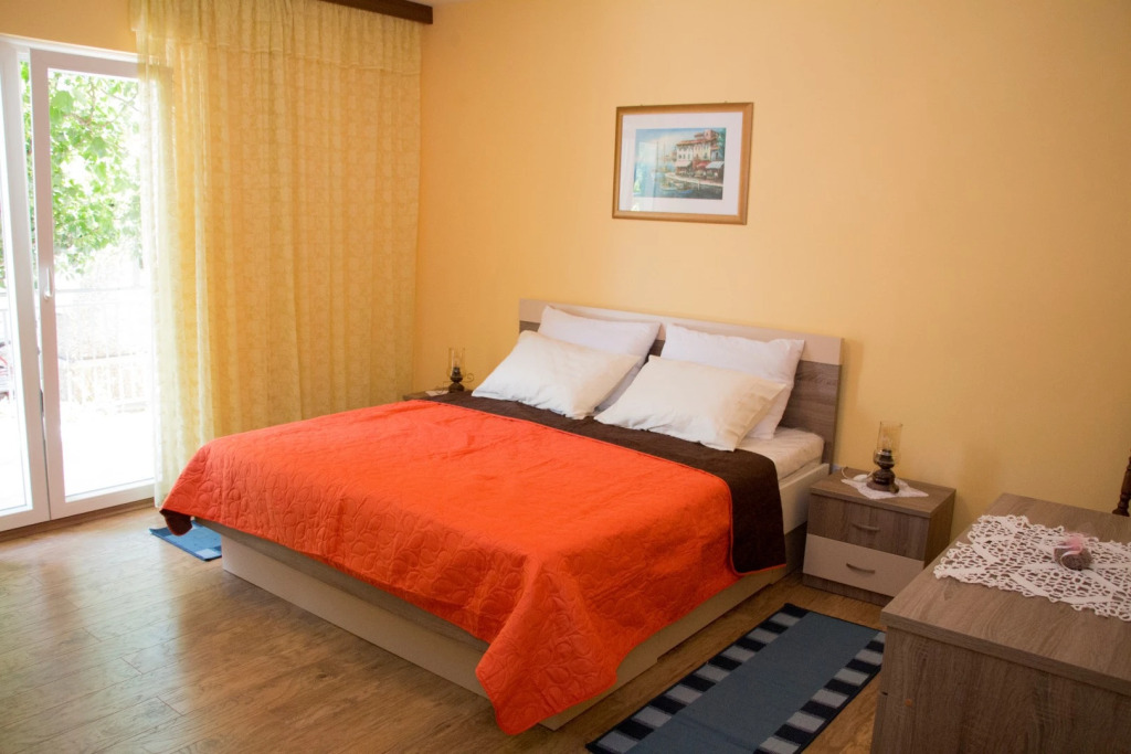 Apartment Radin - 2 bedroom apartment: A1 Vodice, Riviera Sibenik