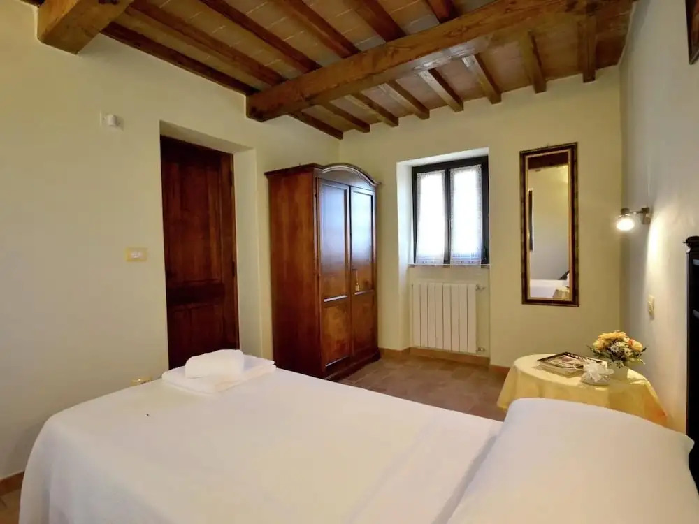 Villa with Private Pool near Cortona in Calm Countryside & Hilly Landscape