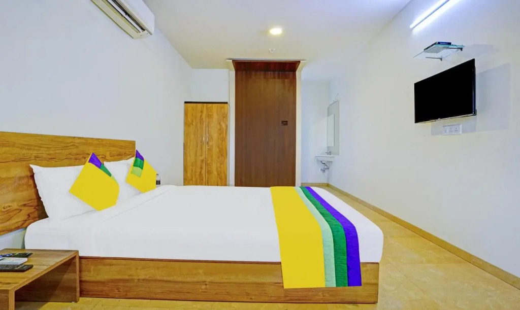 Itsy Hotels Oasis Pride