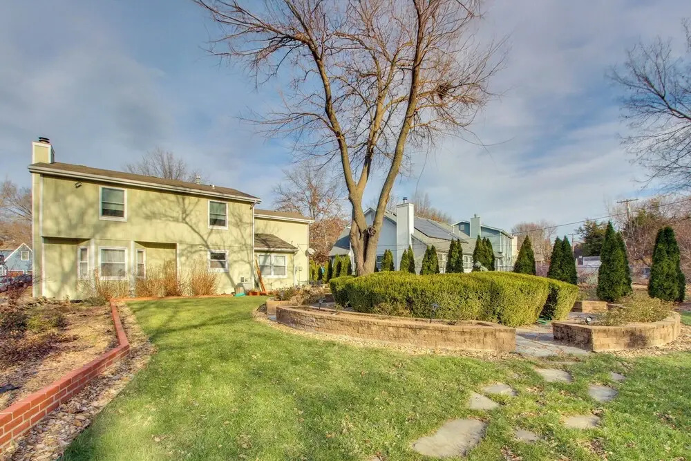 2 Mi to KU Campus: Group Getaway w/ Patio & Garden