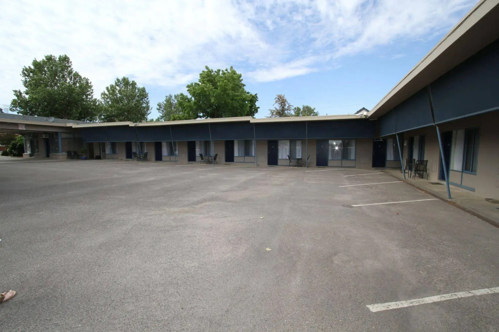 Elm Motel