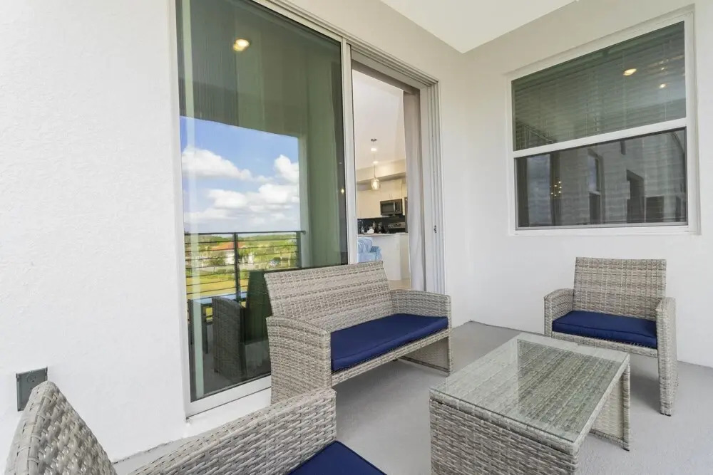 Stunning 2Bd Apto Close to Disney @ Storey Lake Resort 307