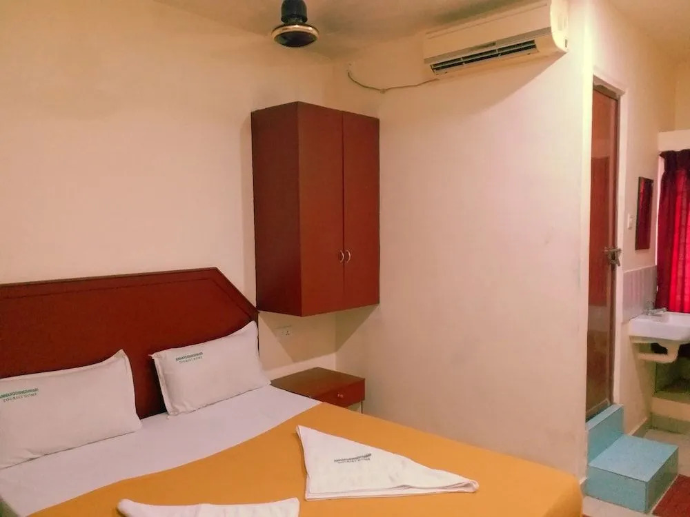 Annapoorneshwari Tourist Home