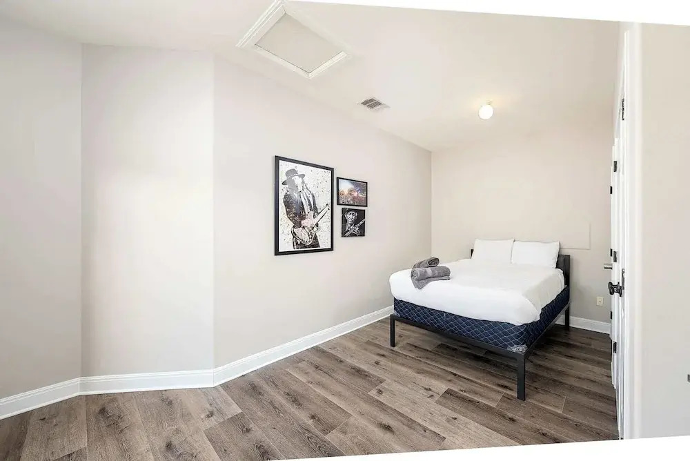 Upstay Spacious Home Duplex for Group of 17