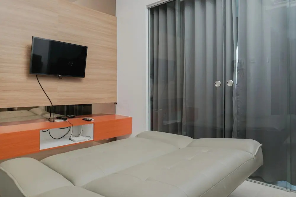 Pleasant 1br Apartment at Puri Orchard