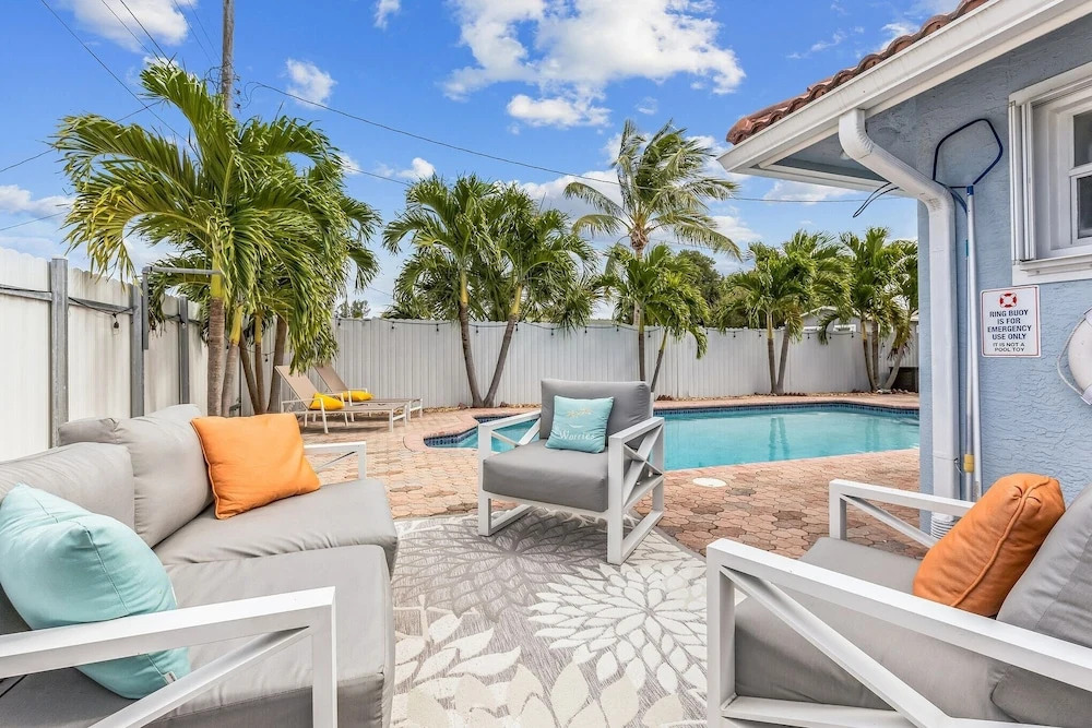 Gorgeous Lake Worth Beach House 4 Bedroom Home by RedAwning