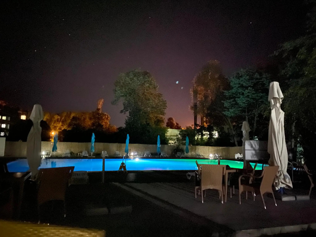 Q Hotel