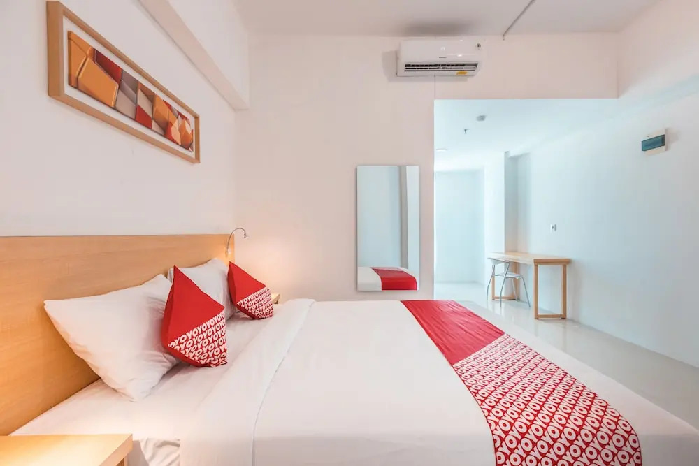OYO Flagship 1170 The Habitat Karawaci