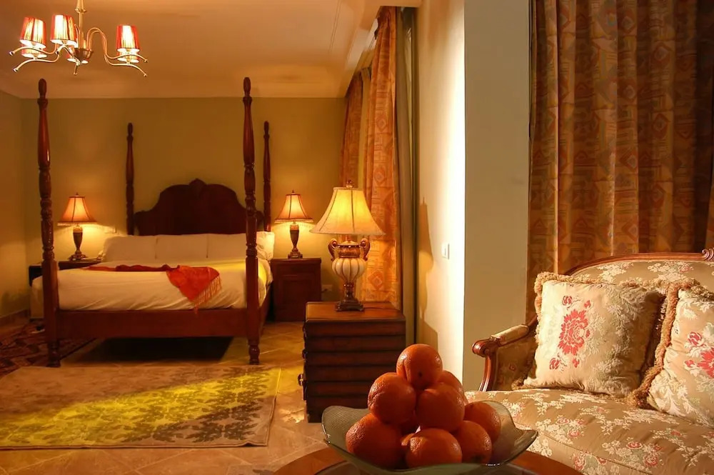 A Wonderful 3 Bedroom Villa Overlooking the sea Offering a 5 Experience