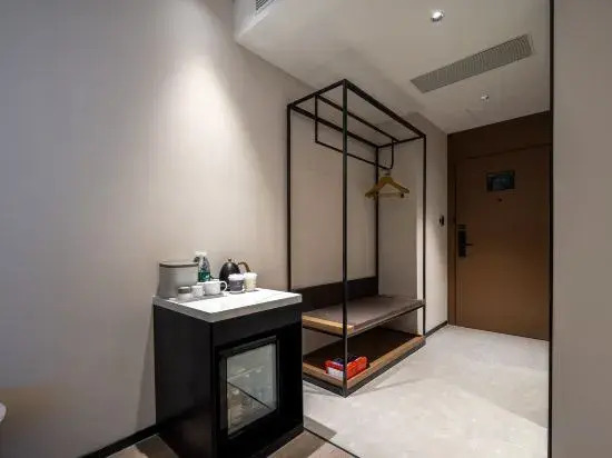 Atour Hotel Zhengzhou East Railway Station East Plaza