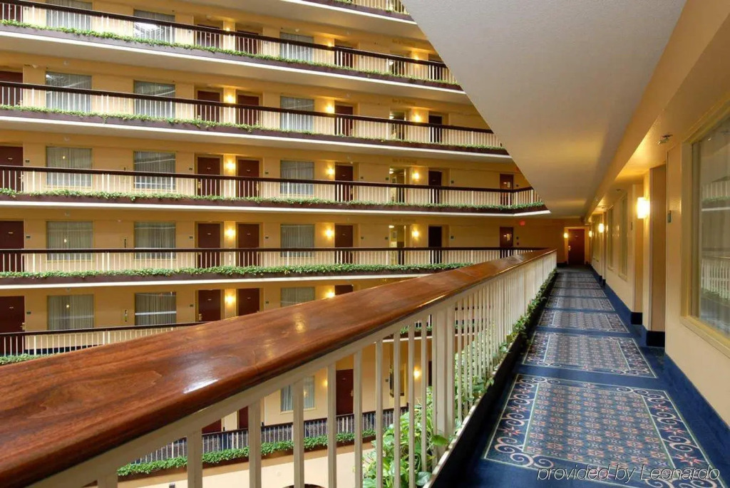 Embassy Suites by Hilton Dallas-Love Field