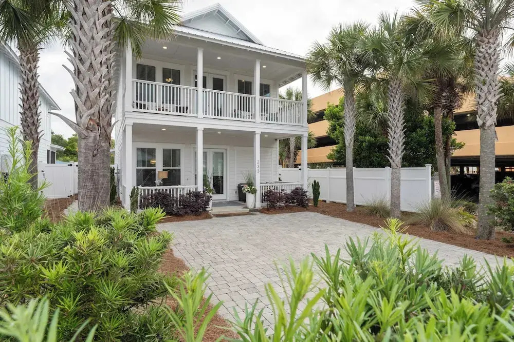 Pool, Patio & Outdoor Dining + Walk to Shore, Pier Park Sanctuary on Sands