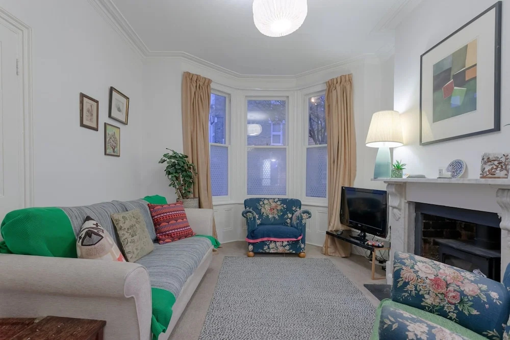 3 Bedroom Family House in Inner East London
