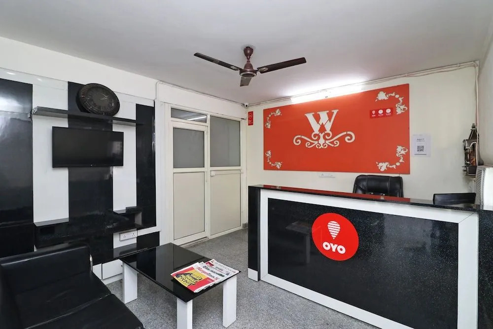 OYO 8971 Woodstay Inn Sector 45