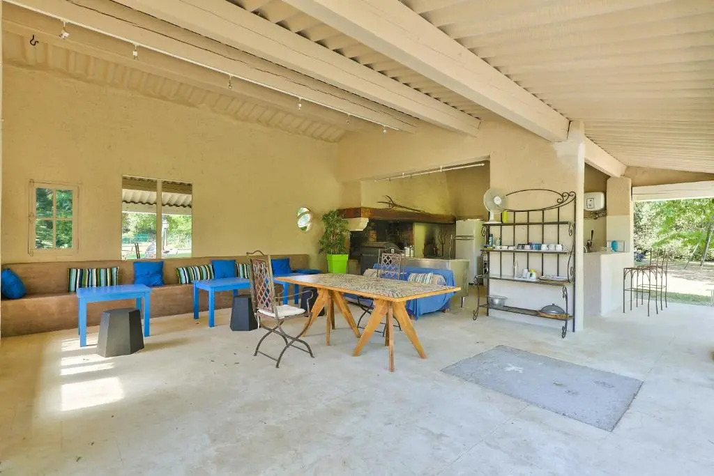 Domaine de la Dragonette Mas from the 18th century in the heart of Provence- Lubéron-Avignon