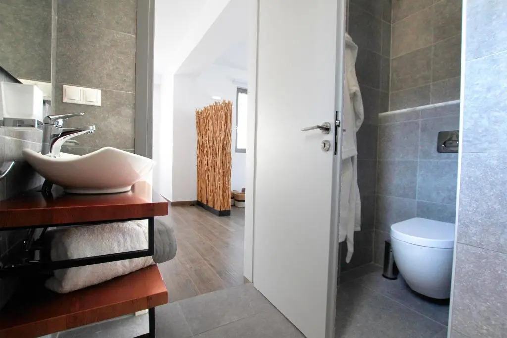 Alana Suites
