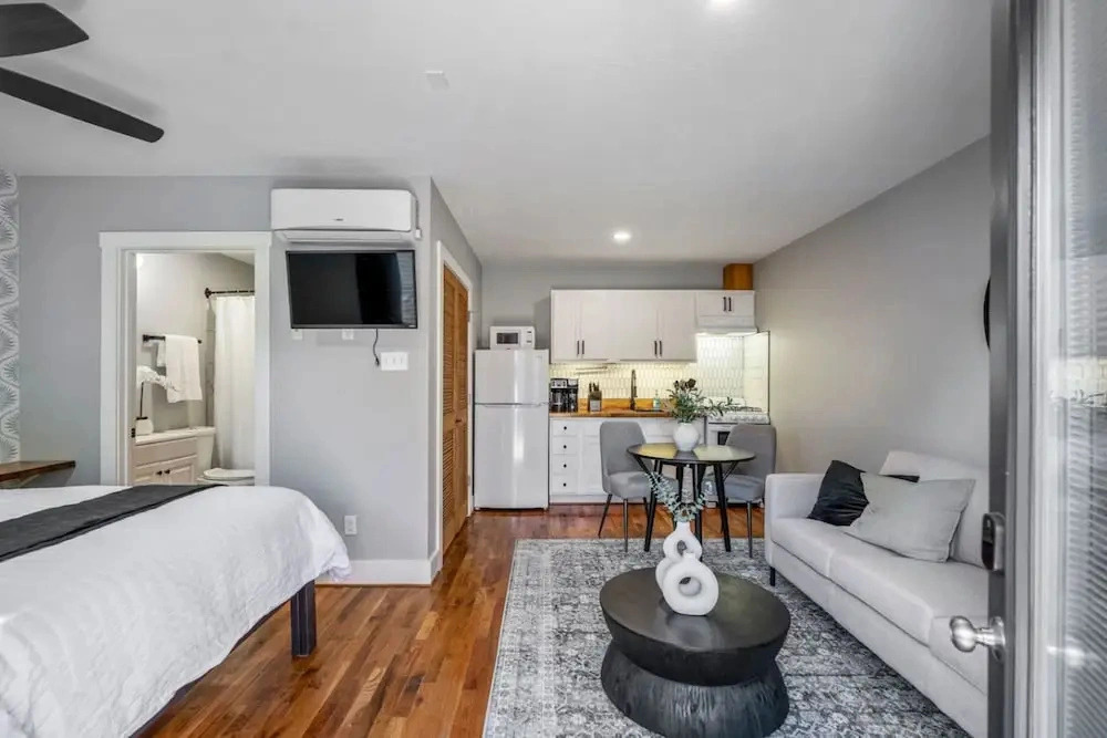 Houston Hideaway Near Downtown Attractions