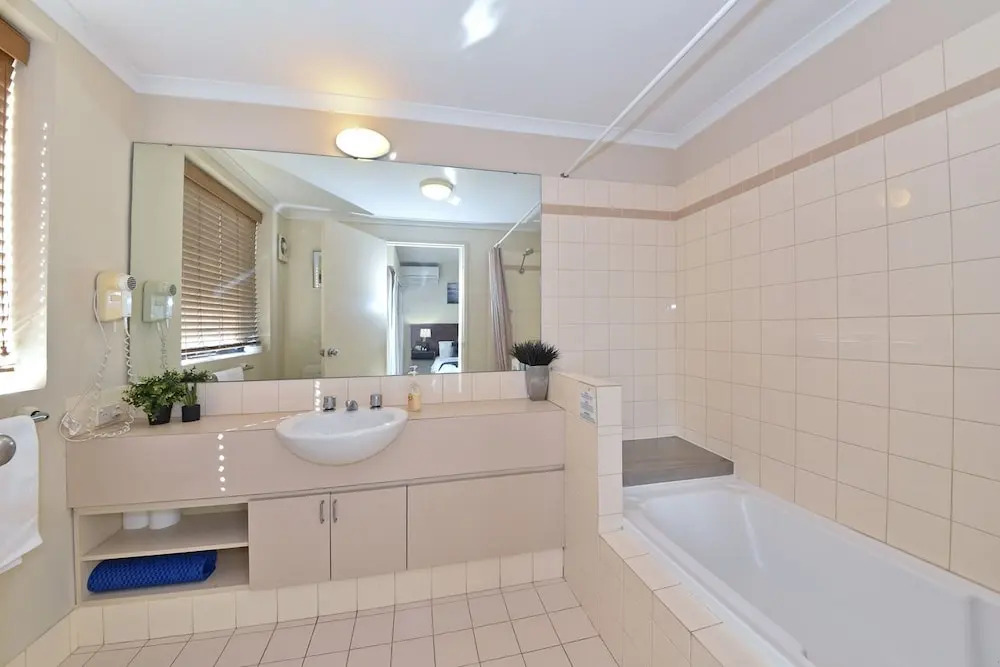 PERTH CBD APARTMENTS