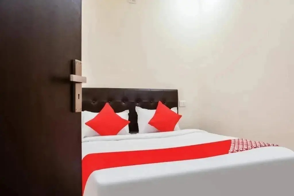 Hotel Lemon Tree by OYO Rooms