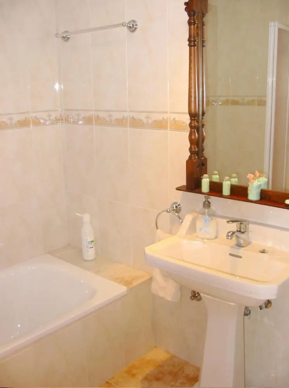 House With 6 Bedrooms in Boñar, With Wonderful Mountain View, Balcony