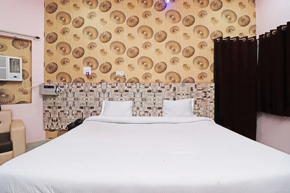 HOTEL ALOK Residency