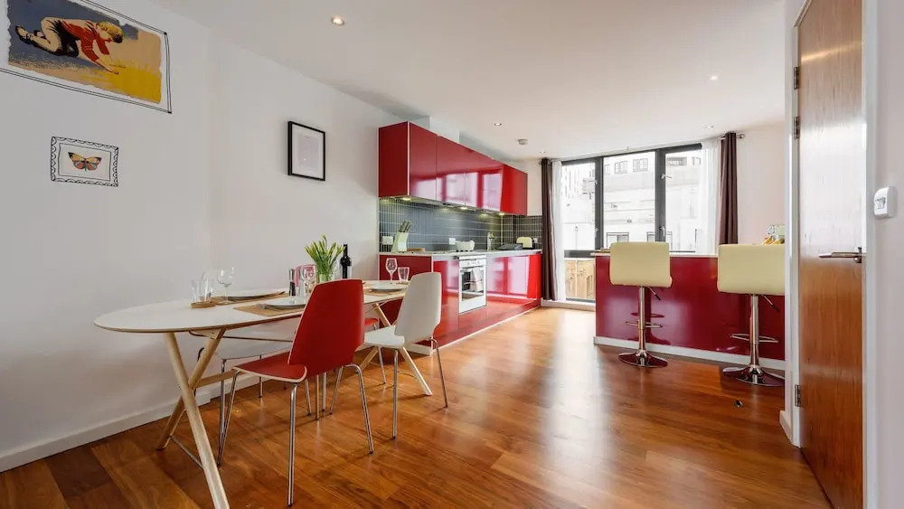 Stunning modern 2 double bedroom apartment