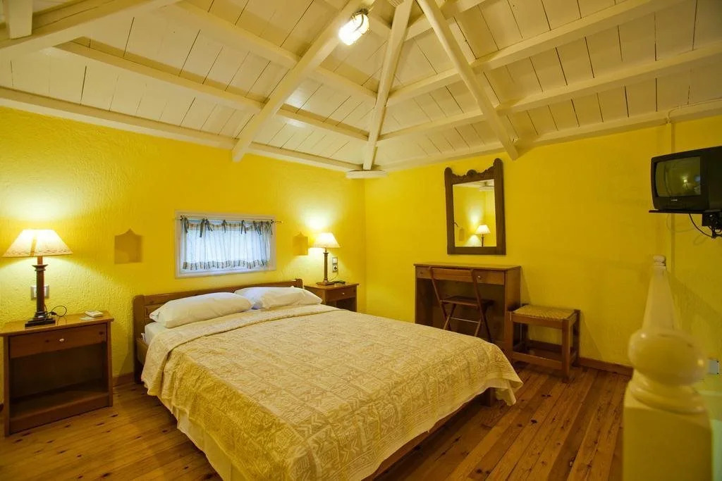 Aretousa Studios & Apartments