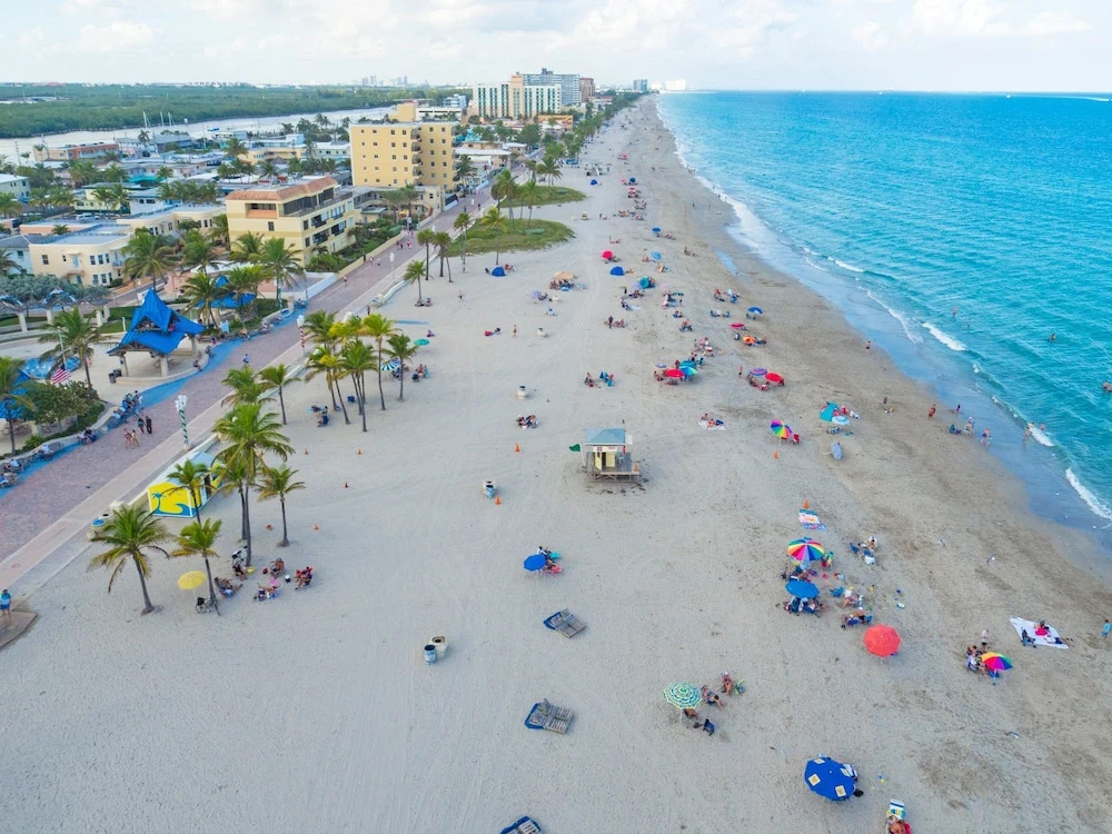 Limescape  - One Block From Boardwalk! 1 Bedroom Cabin